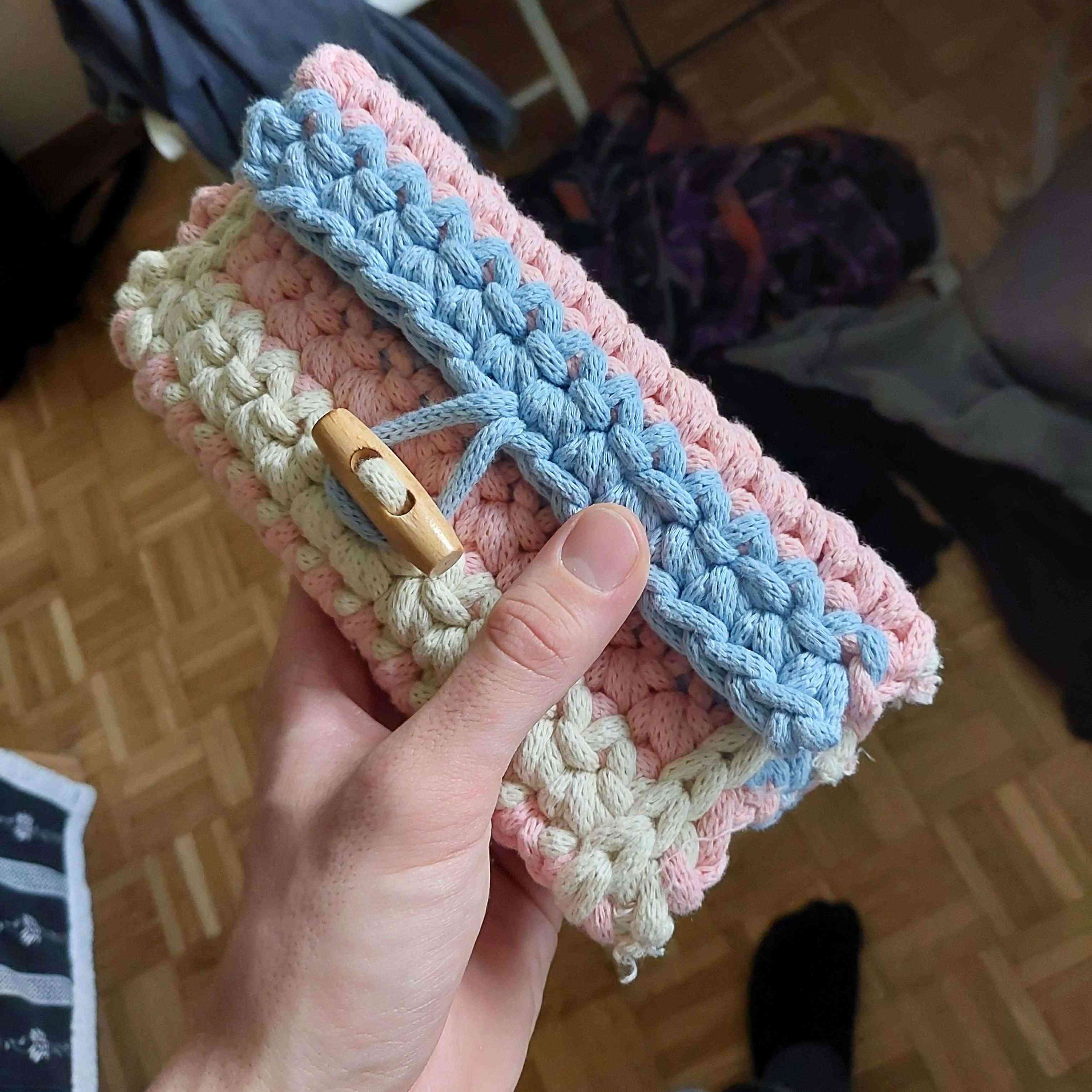 Trans pouch